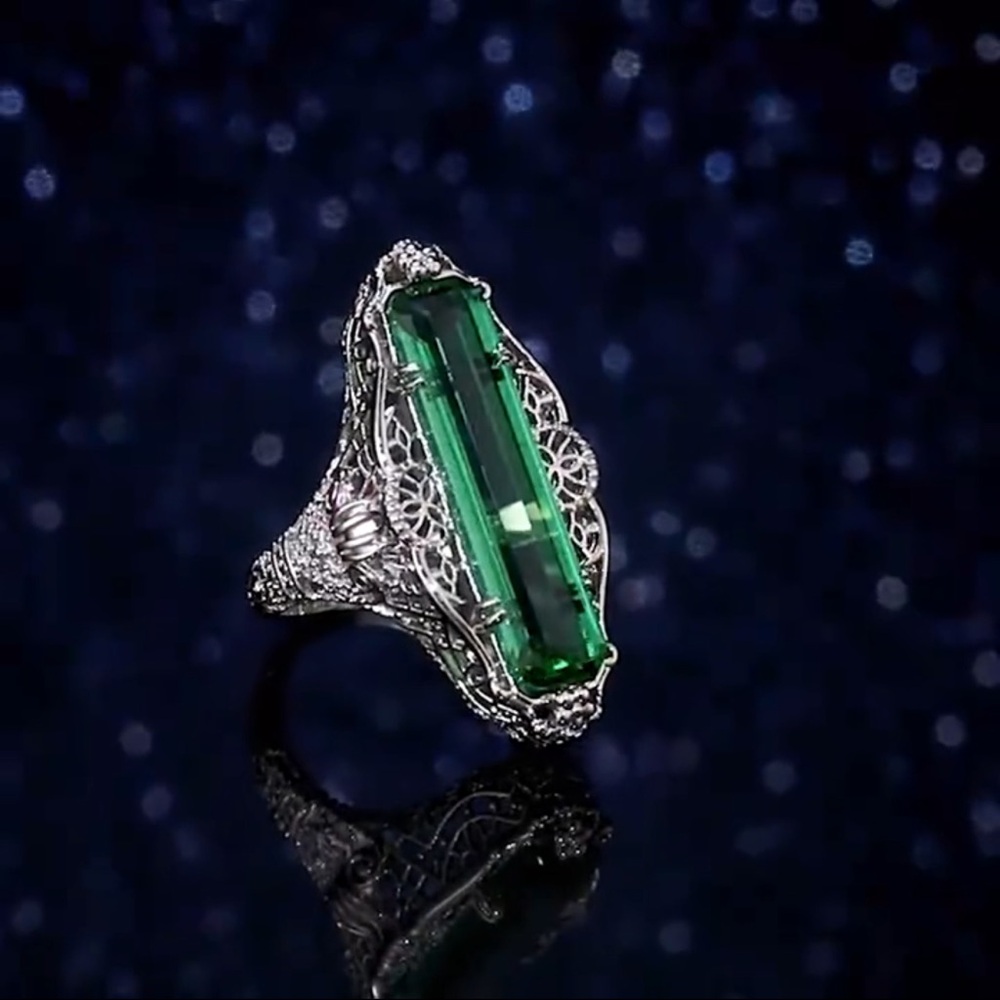 A Stunning Vintage Style Simulated Vivid Green Tourmaline Fashion Huge Ring